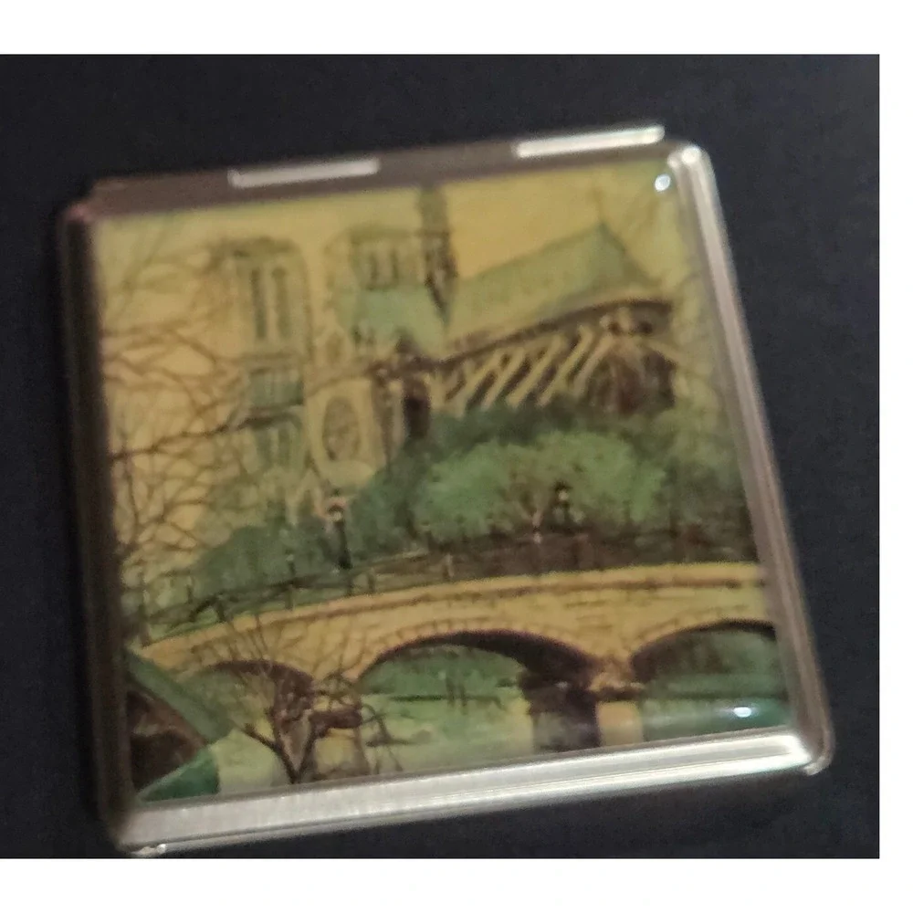 Vintage Compact Purse Mirrorr Silver Notre Dame Paris Souvenir Art